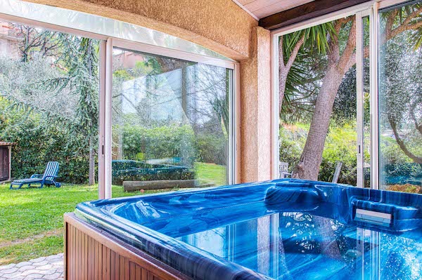 Jacuzzi